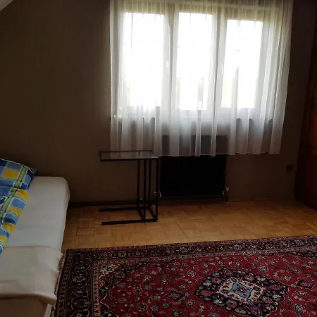 Rozsalugas Apartman Guest house *