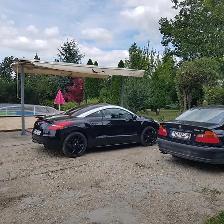 Rozsalugas Apartman *