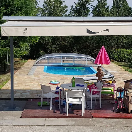 Guest house Rozsalugas Apartman *